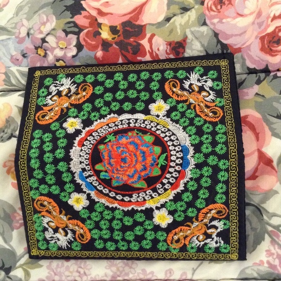 Handbags - New Black Multicolor Lightweight Embroidered Wallet Four Pockets And Flowers